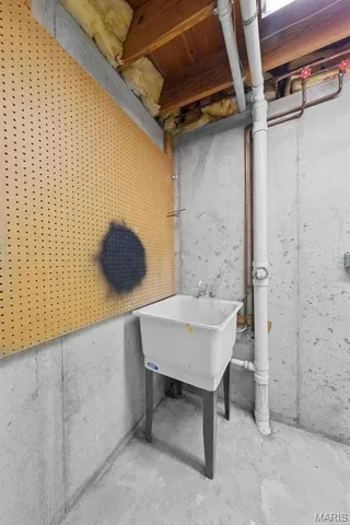 $424,000 | 213 Black Oak Drive, St. Peters, MO 63376