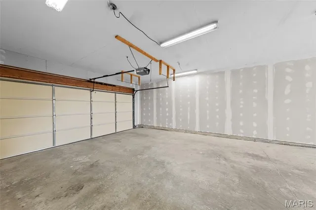 $424,000 | 213 Black Oak Drive, St. Peters, MO 63376