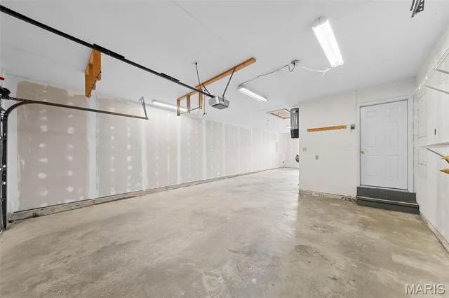 $424,000 | 213 Black Oak Drive, St. Peters, MO 63376