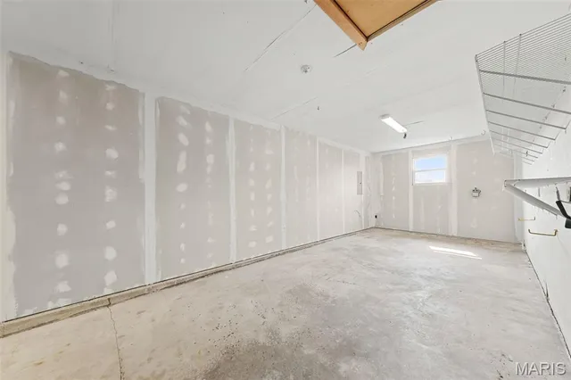 $424,000 | 213 Black Oak Drive, St. Peters, MO 63376