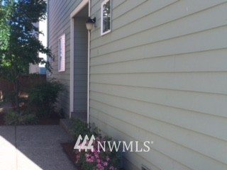 17827 19th Avenue Southeast, Unit 27 Bothell, WA 98012 - Photo 2 of 24