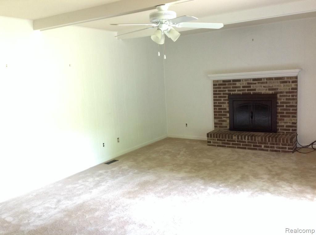 9340 Tower Road South Lyon, MI 48178 - Photo 11 of 32 IMG_2892.jpg