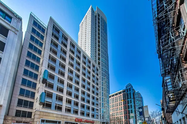 $330,000 | 345 North LaSalle Drive, Unit 1902, Chicago, IL 60654