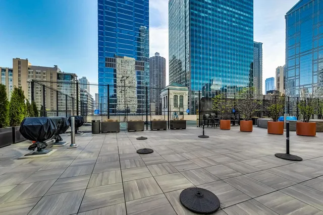 $330,000 | 345 North LaSalle Drive, Unit 1902, Chicago, IL 60654