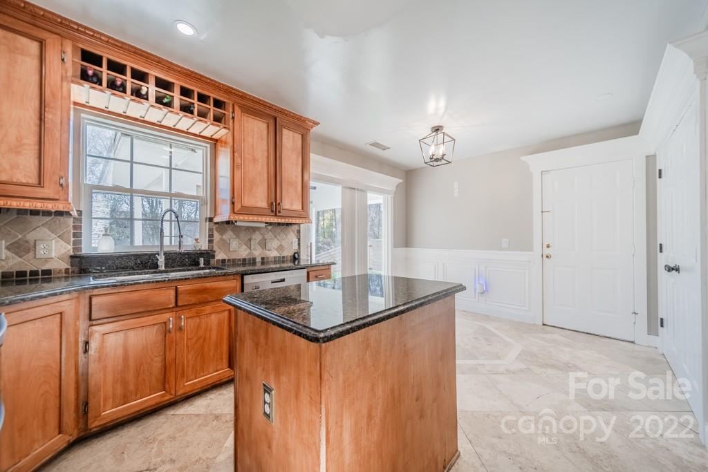 11403 Gold Pan Road Charlotte, NC 28215 - Photo 7 of 34 Gallery Image 7
