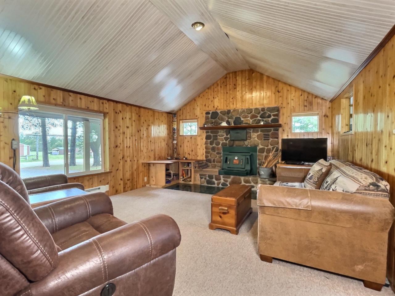 450 Bloom Road Eagle River, WI 54521 - Photo 8 of 36 Gallery Image 8