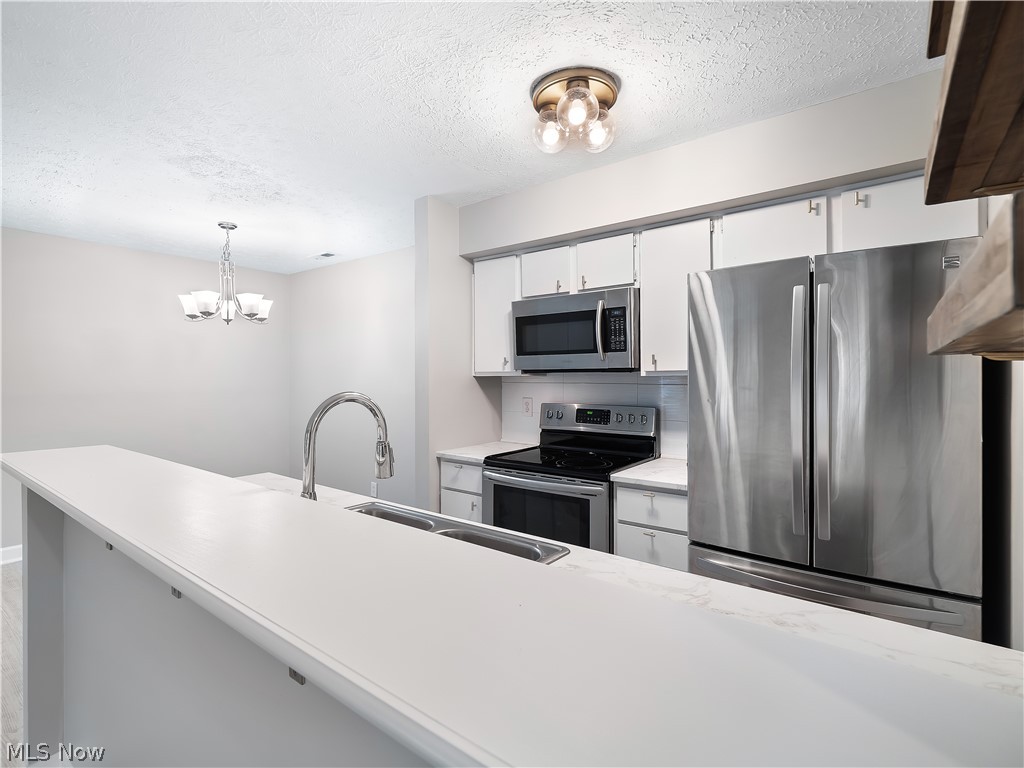 28300 Detroit Road, Unit D3 Westlake, OH 44145 - Photo 18 of 37 Kitchen