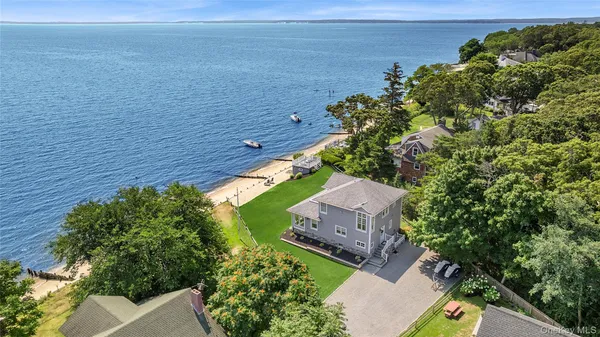 $2,699,999 | 5218 Peconic Bay Boulevard, Laurel, NY 11948