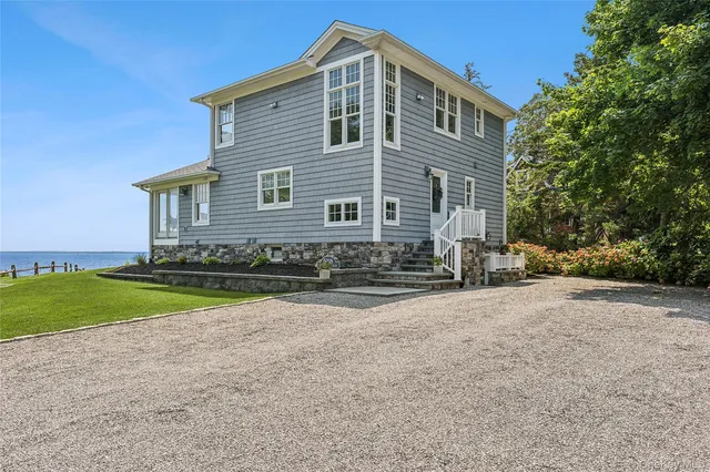 $2,699,999 | 5218 Peconic Bay Boulevard, Laurel, NY 11948