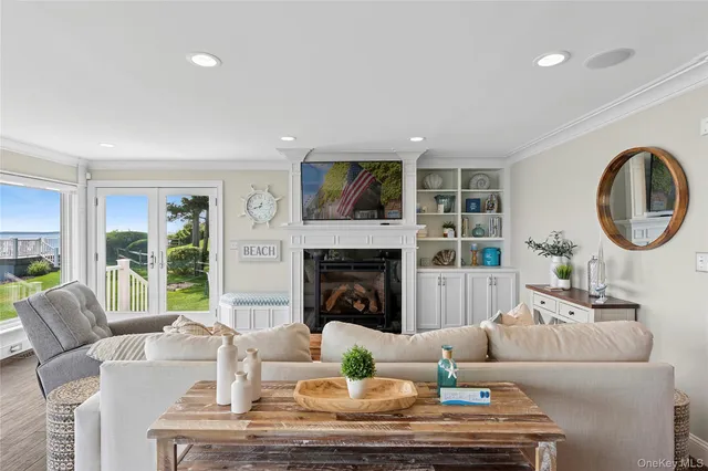 $2,699,999 | 5218 Peconic Bay Boulevard, Laurel, NY 11948