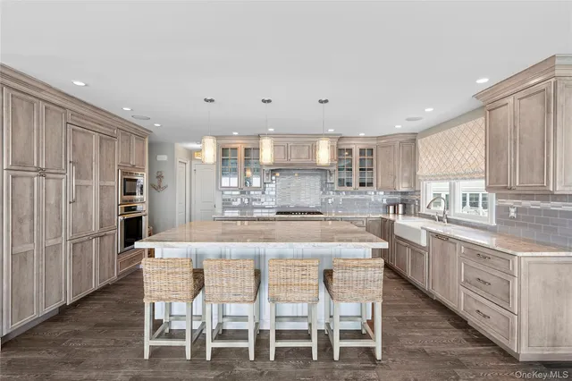 $2,699,999 | 5218 Peconic Bay Boulevard, Laurel, NY 11948