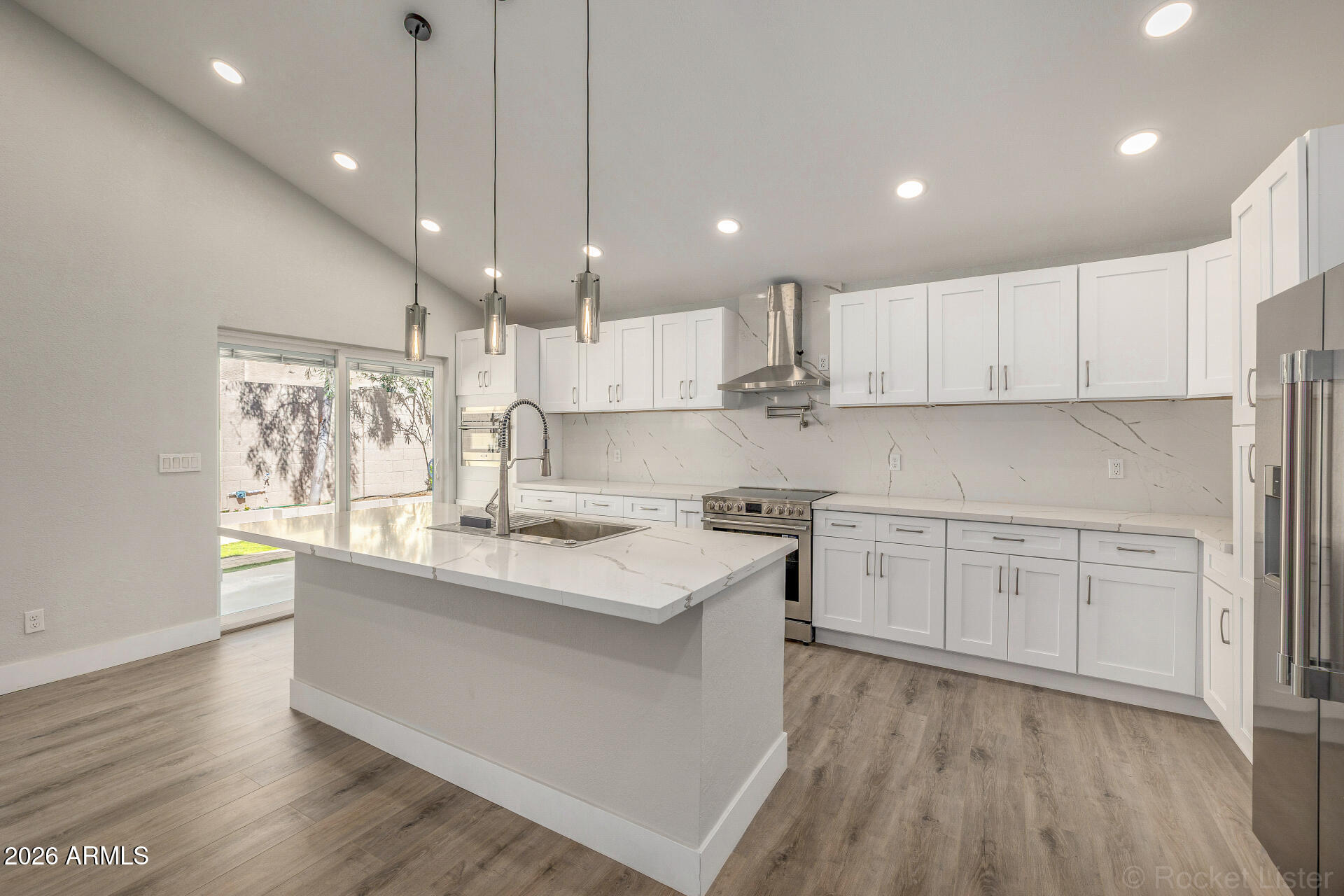 412 East Utopia Road Phoenix, AZ 85024 - Photo 12 of 29 15 - Utopia