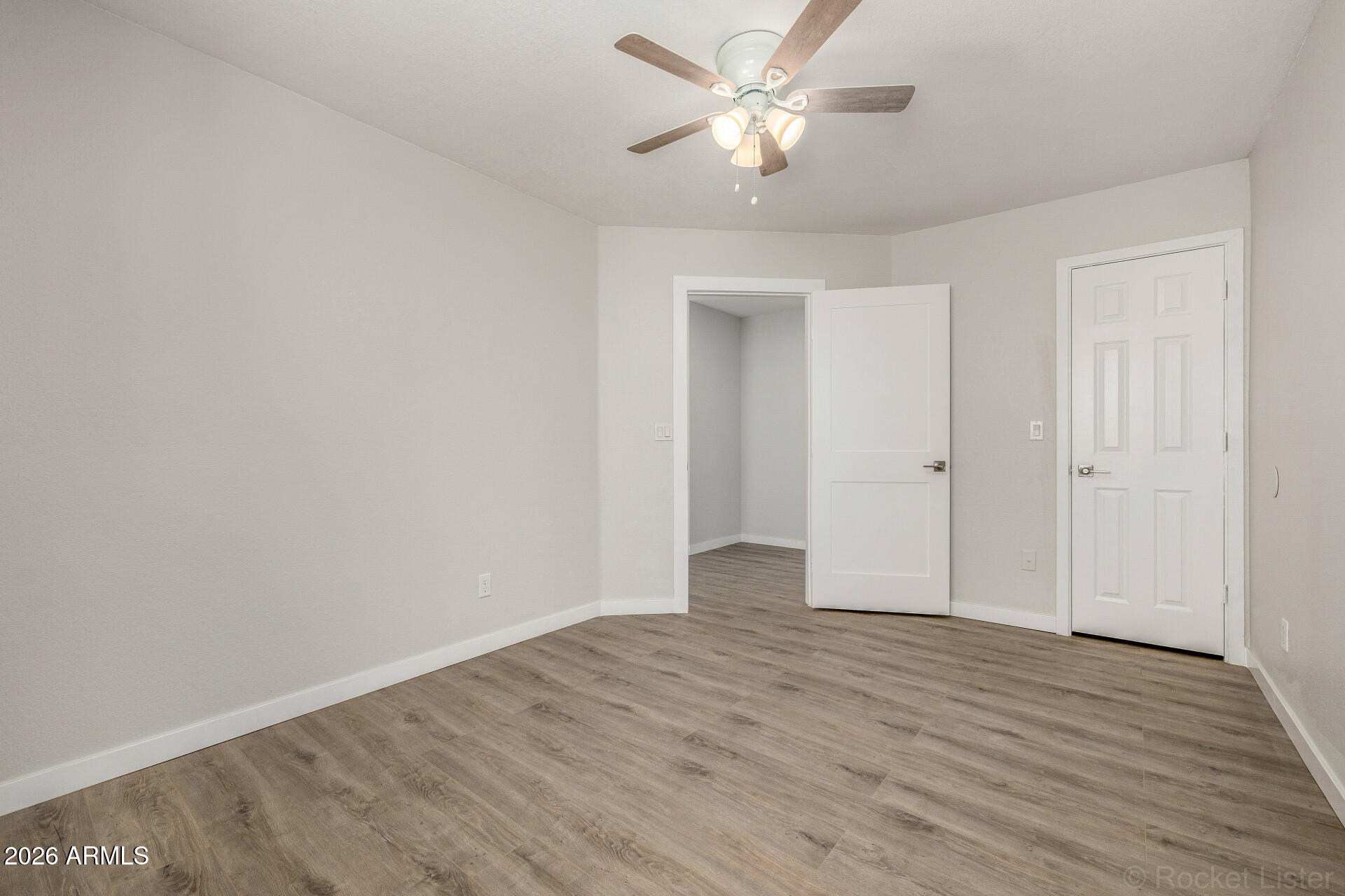 412 East Utopia Road Phoenix, AZ 85024 - Photo 20 of 29 28 - Utopia