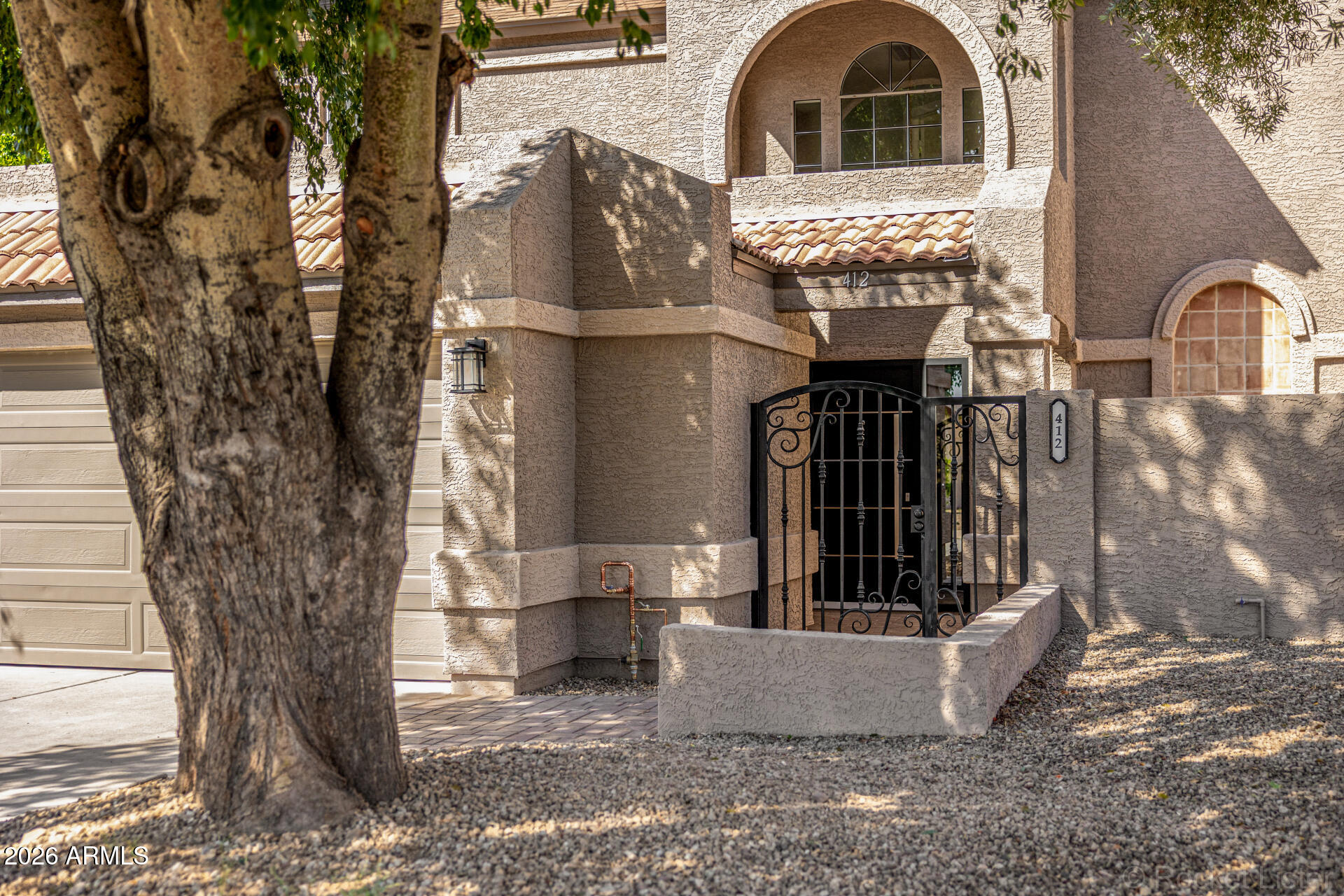 412 East Utopia Road Phoenix, AZ 85024 - Photo 4 of 29 06 - Utopia