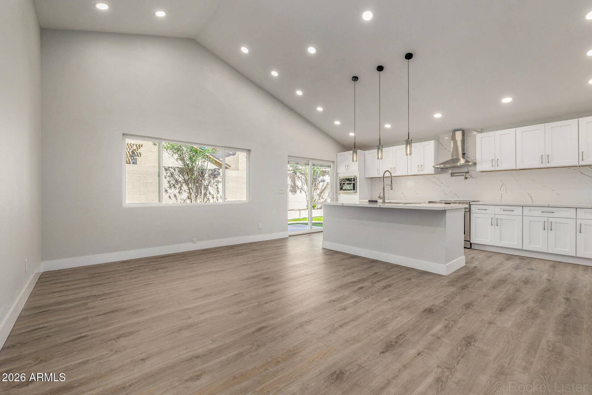 412 East Utopia Road Phoenix, AZ 85024 - Photo 7 of 29 12 - Utopia