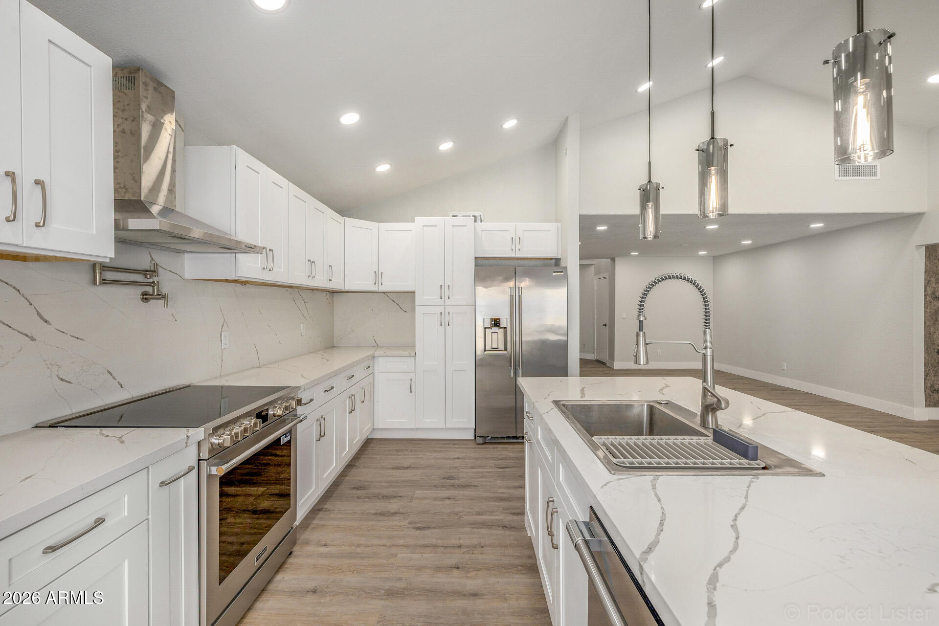 412 East Utopia Road Phoenix, AZ 85024 - Photo 8 of 29 14 - Utopia