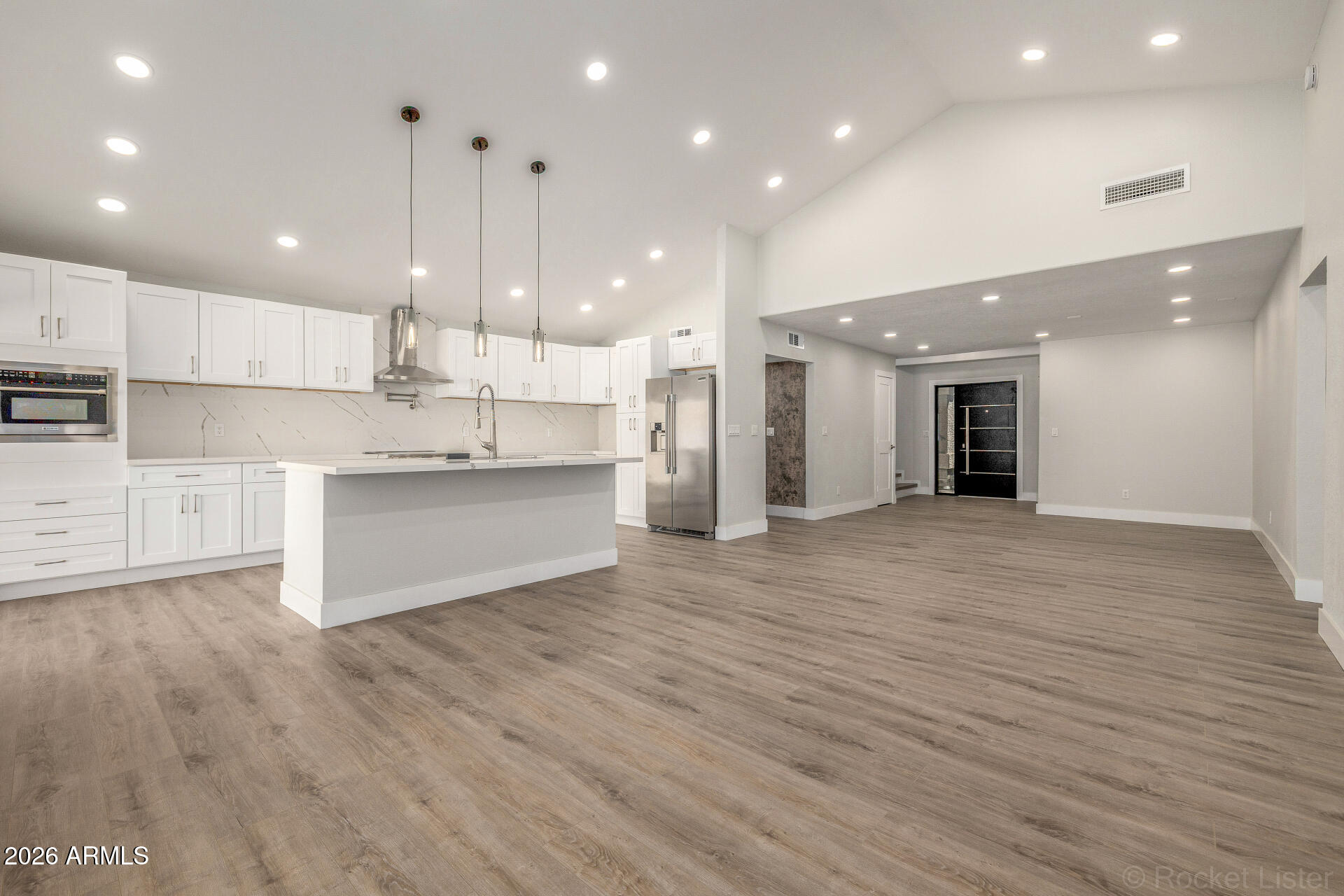 412 East Utopia Road Phoenix, AZ 85024 - Photo 9 of 29 11 - Utopia