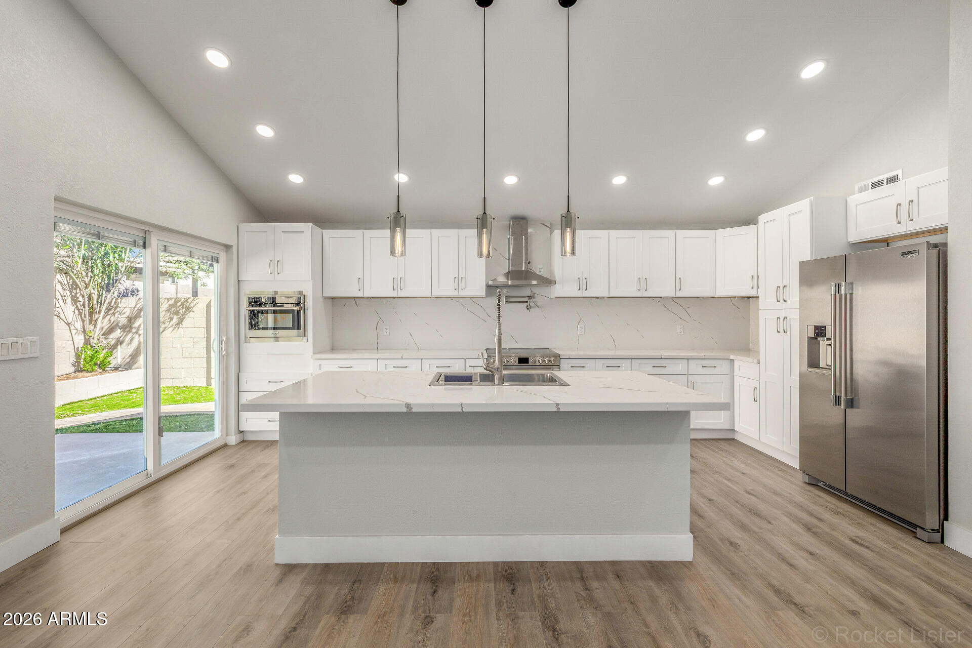 412 East Utopia Road Phoenix, AZ 85024 - Photo 10 of 29 13 - Utopia