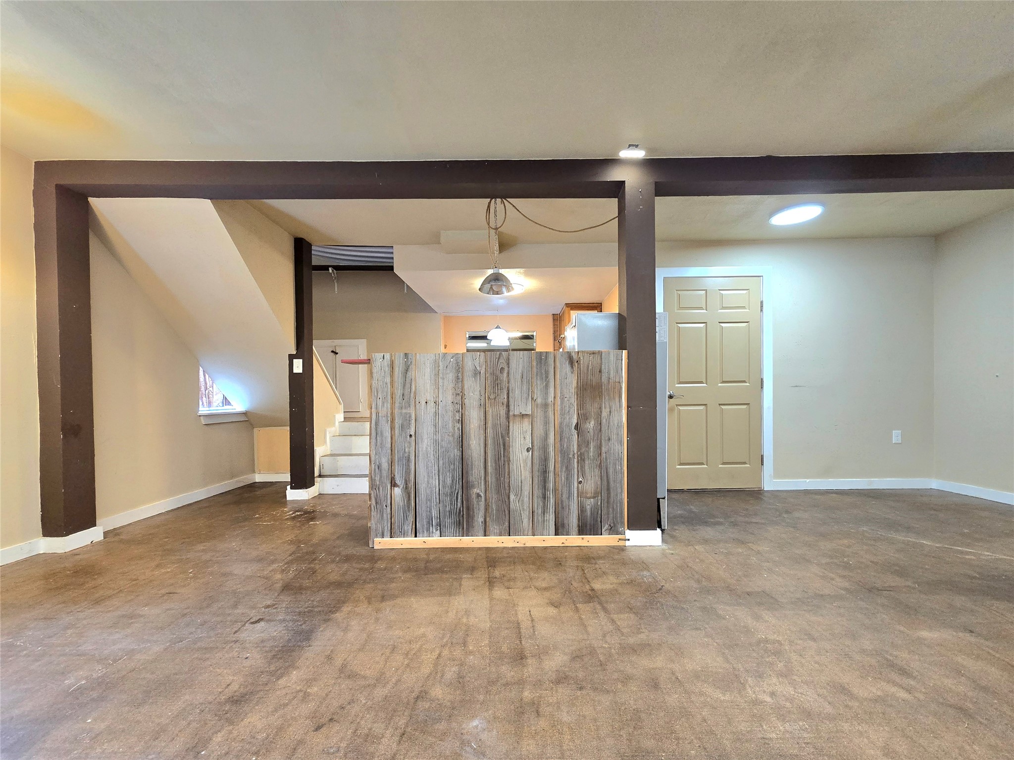 13580 Fm 2025 Road Cleveland, TX 77328 - Photo 34 of 50 Garage Apt Living Area Or Office Space