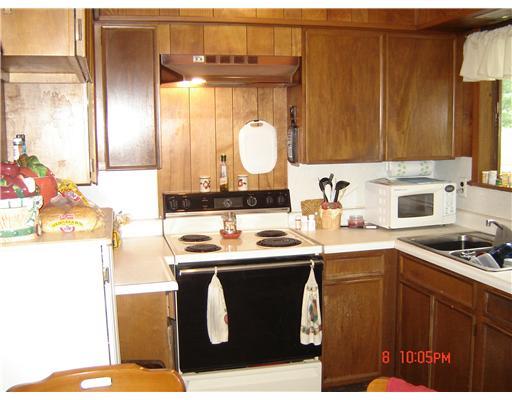454 Pulaski Road Pulaski, PA 16143 - Photo 3 of 6 Kitchen.