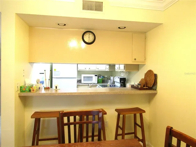 $189,000 | 4628 Ringwood Meadow, Unit 26, Sarasota, FL 34235