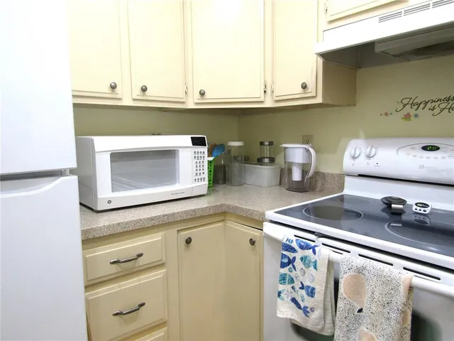 $189,000 | 4628 Ringwood Meadow, Unit 26, Sarasota, FL 34235