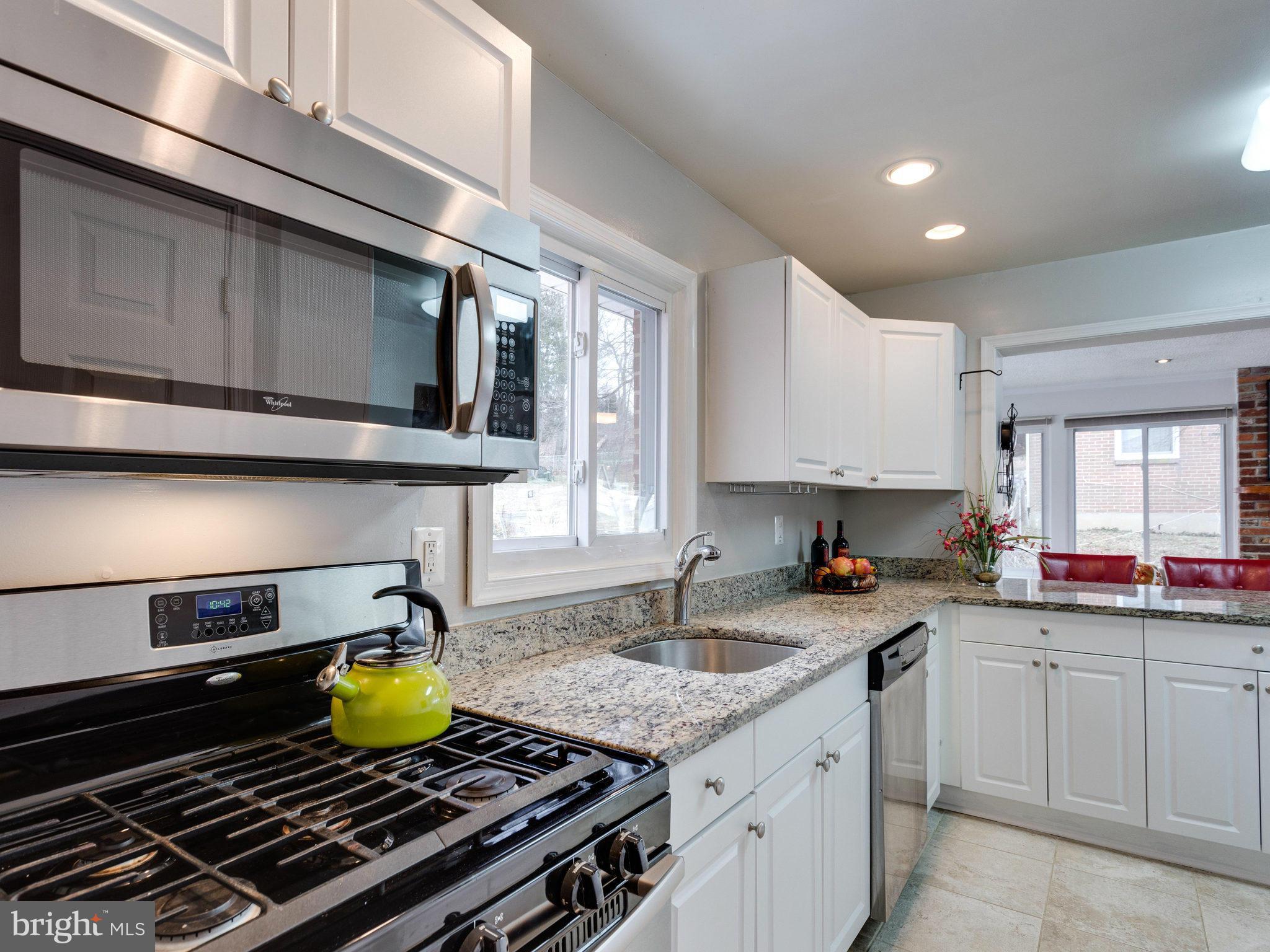 4010 Ronson Drive Alexandria, VA 22310 - Photo 8 of 30 Kitchen