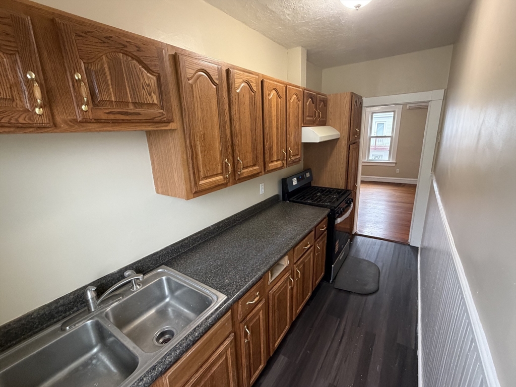 220 Osborn Street, Unit 3 Fall River, MA 02724 - Photo 6 of 24