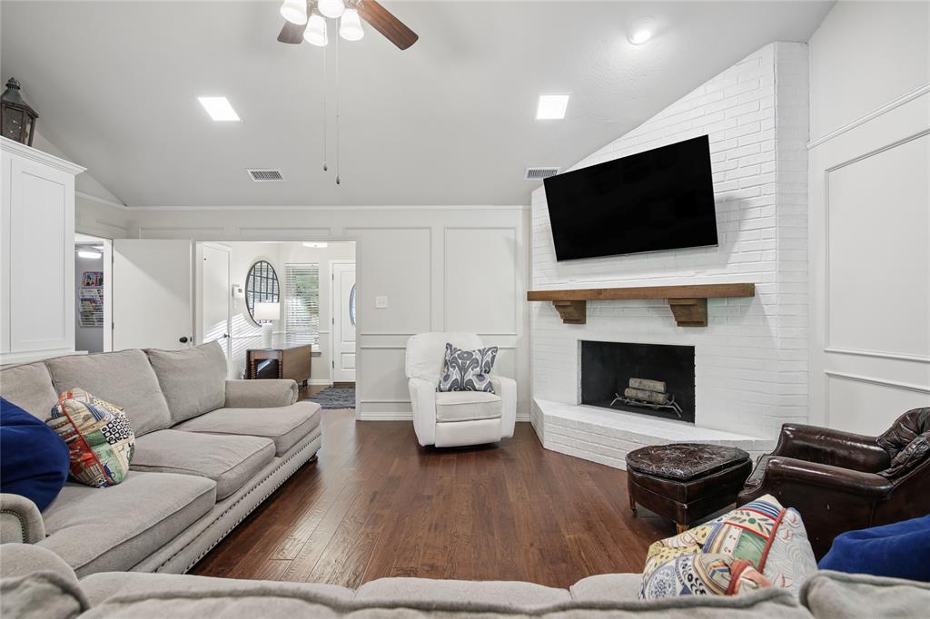 257 Willow Ridge Road Fort Worth, TX 76103 - Photo 7 of 29 Gallery Image 7