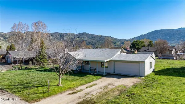 $290,000 | 30040 Jamaica Dunes Drive, Tehachapi, CA 93561