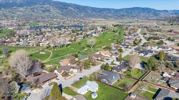 $290,000 | 30040 Jamaica Dunes Drive, Tehachapi, CA 93561