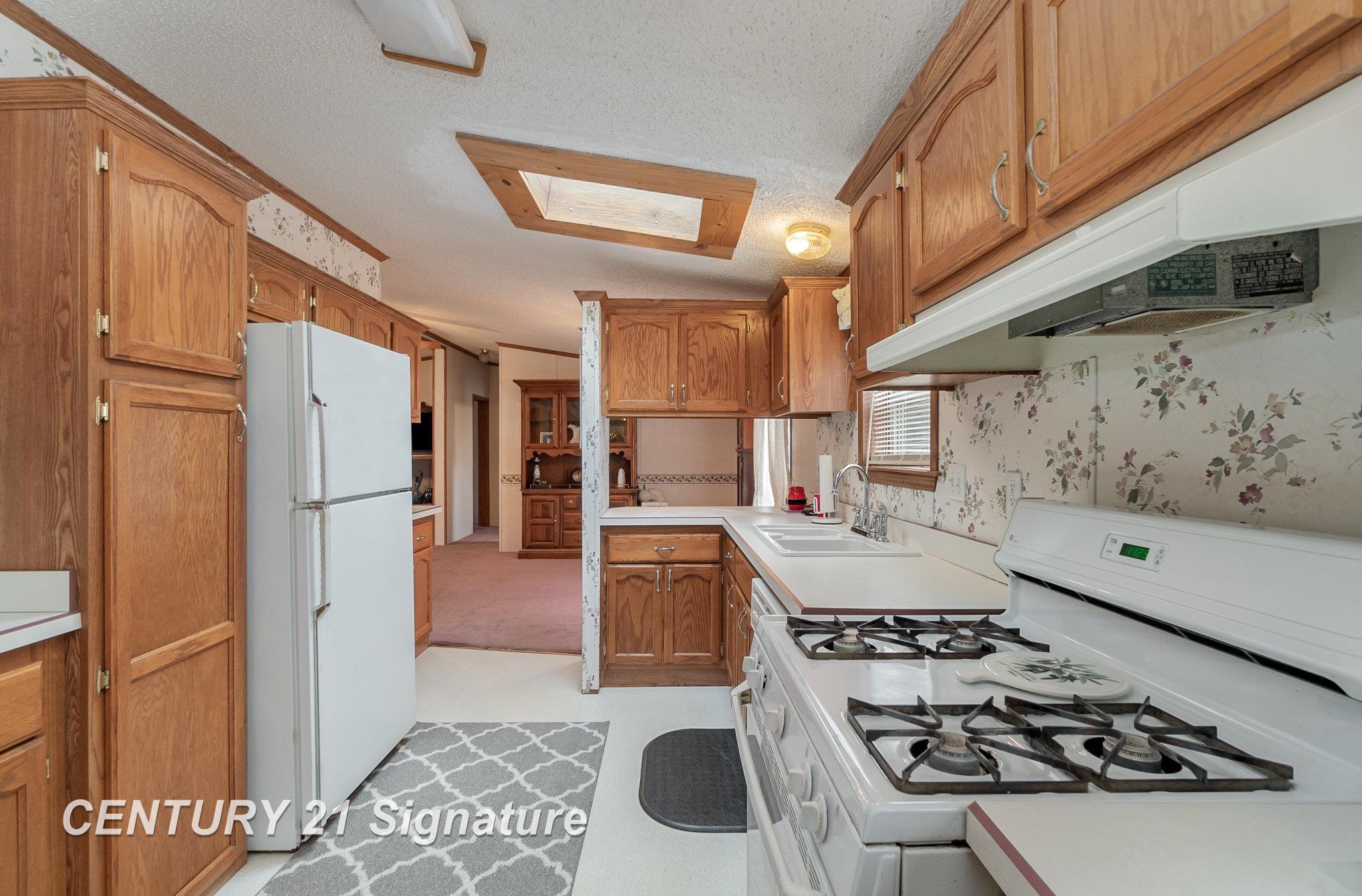845 East Whitefeather Road Pinconning, MI 48650 - Photo 6 of 27
