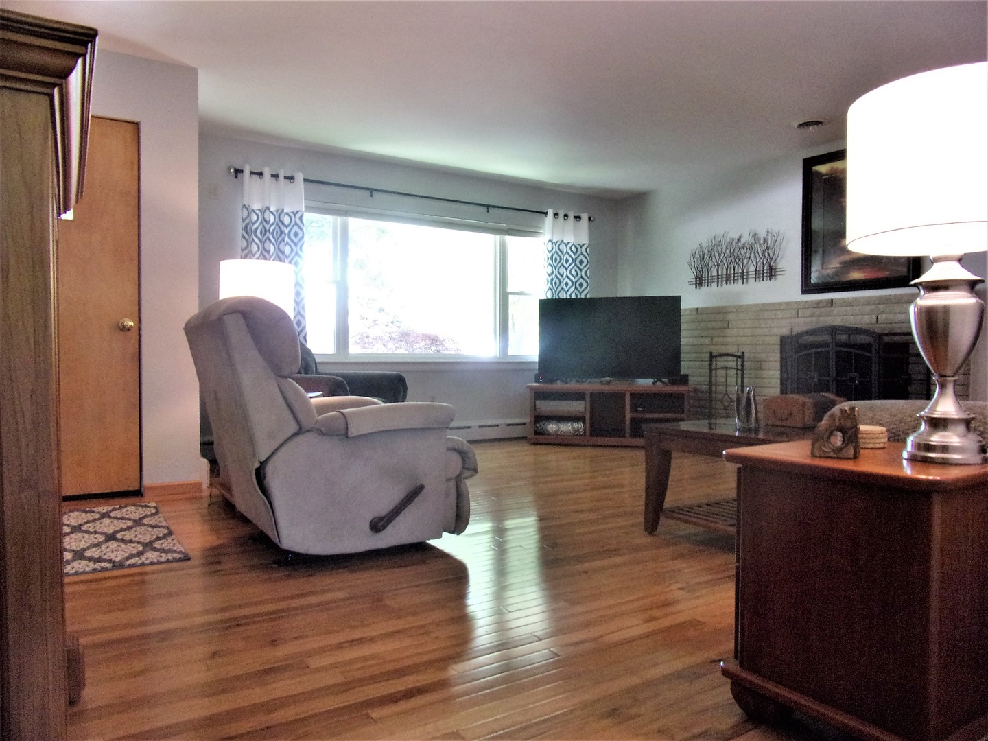 908 Westminster Road Joliet, IL 60435 - Photo 5 of 37