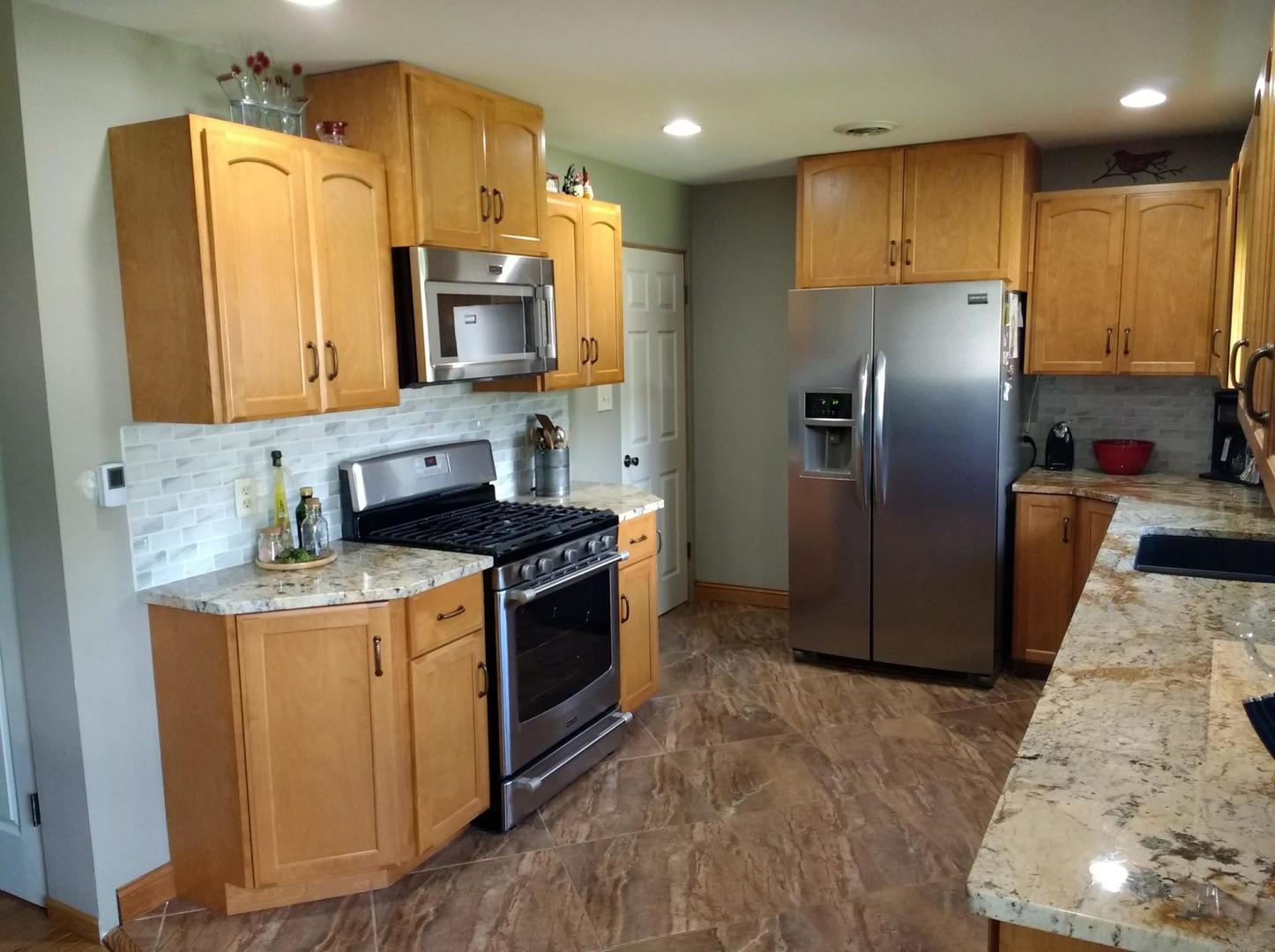 908 Westminster Road Joliet, IL 60435 - Photo 8 of 37