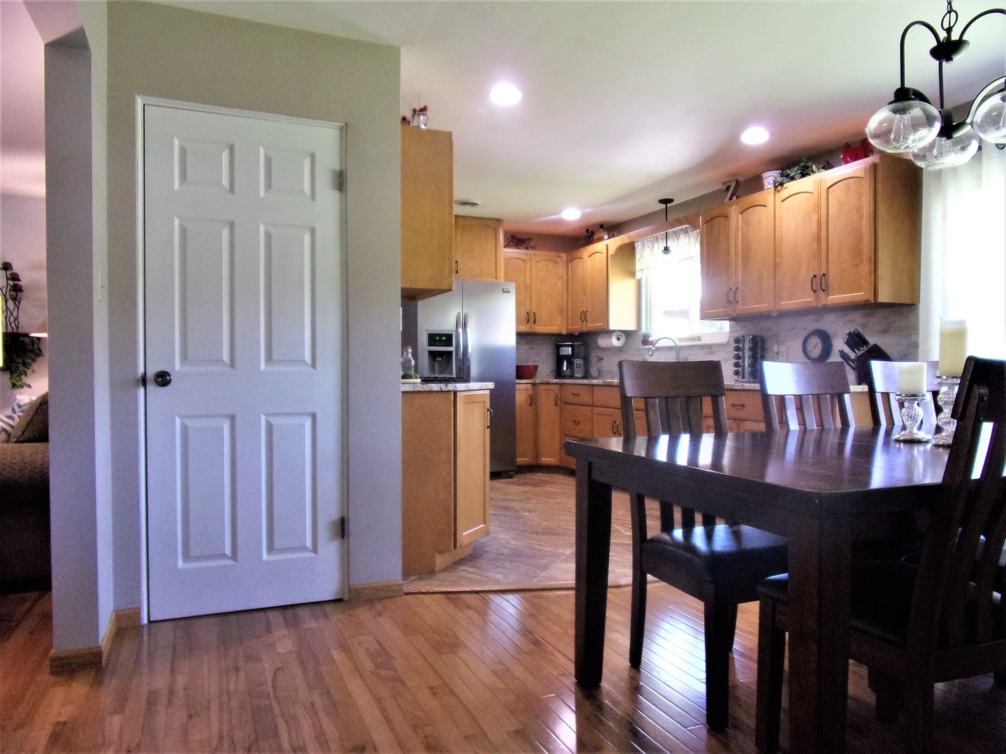 908 Westminster Road Joliet, IL 60435 - Photo 9 of 37