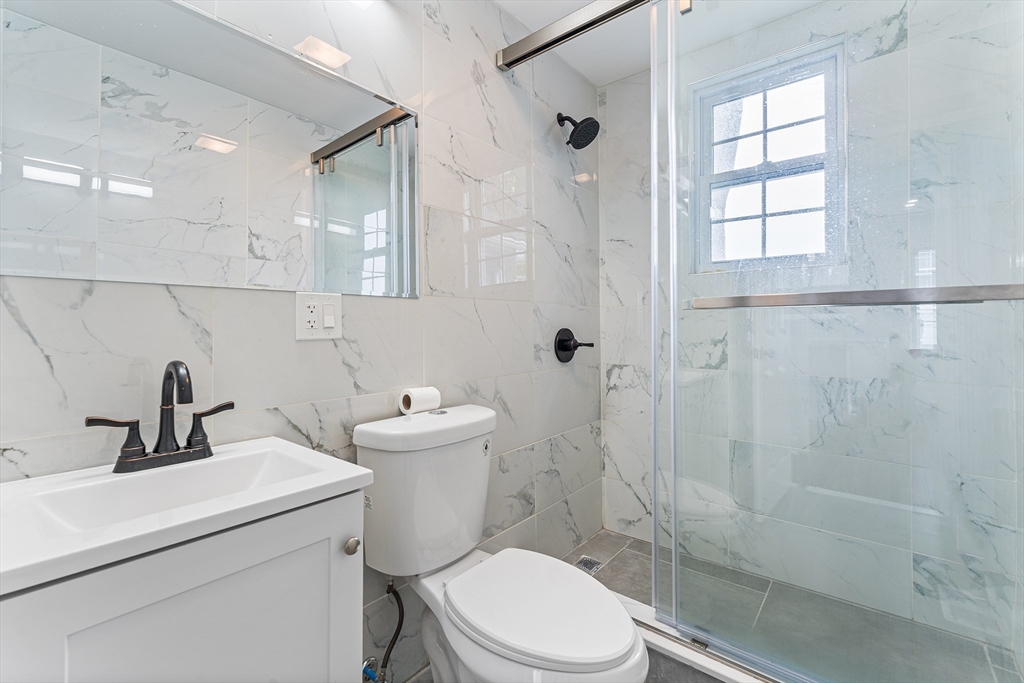 70 Edgehill Road Winthrop, MA 02152 - Photo 13 of 40