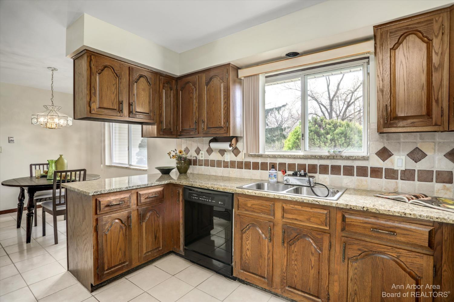 38610 Warren Road Westland, MI 48185 - Photo 9 of 41 Photo 9