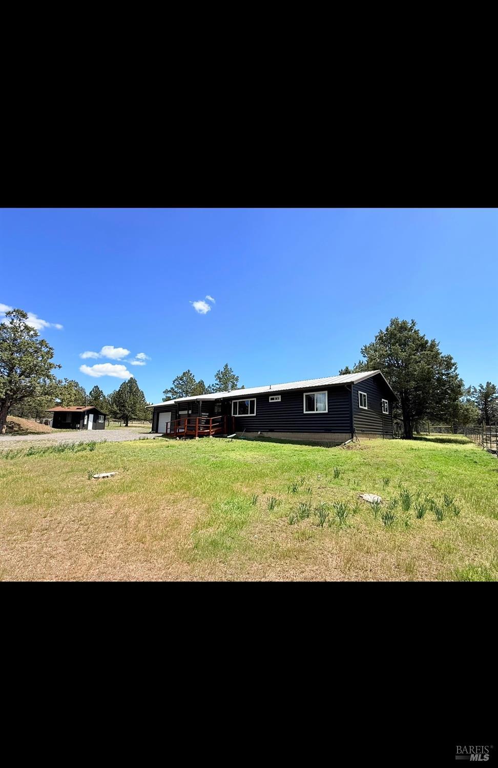 3004 Pencil Road Alturas, CA 96101 - Photo 22 of 40 a view of an ocean from a yard