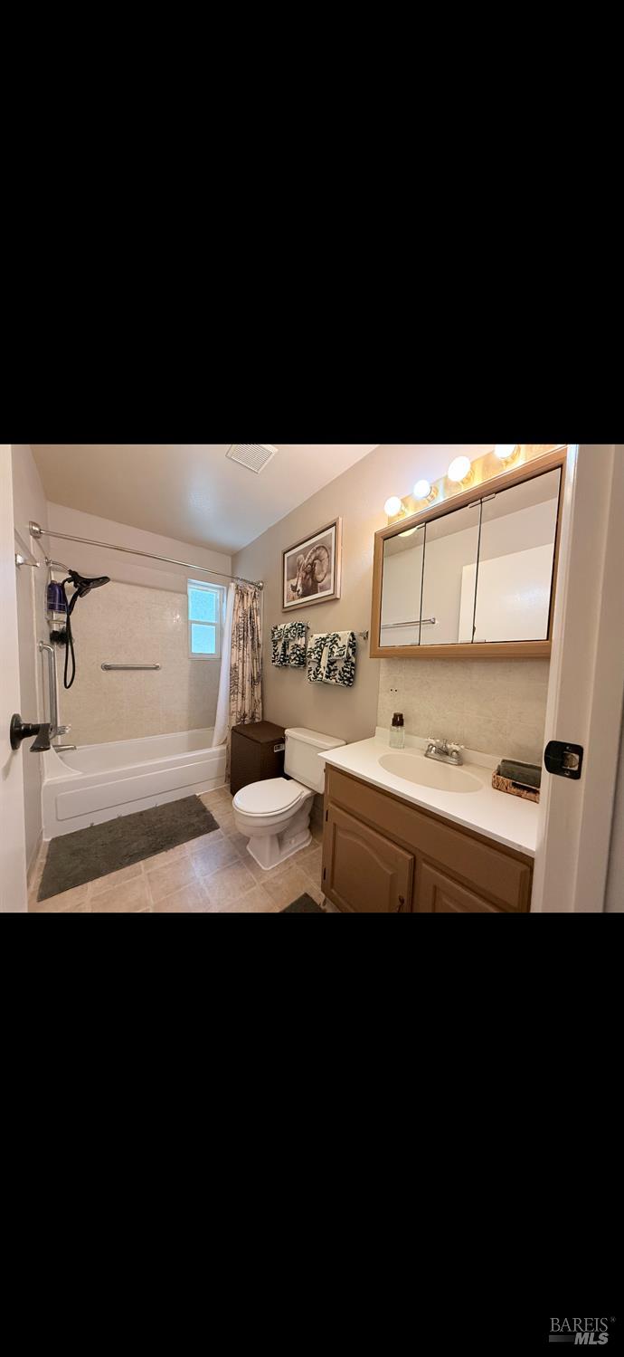 3004 Pencil Road Alturas, CA 96101 - Photo 9 of 40 a kitchen with a sink dishwasher and a stove