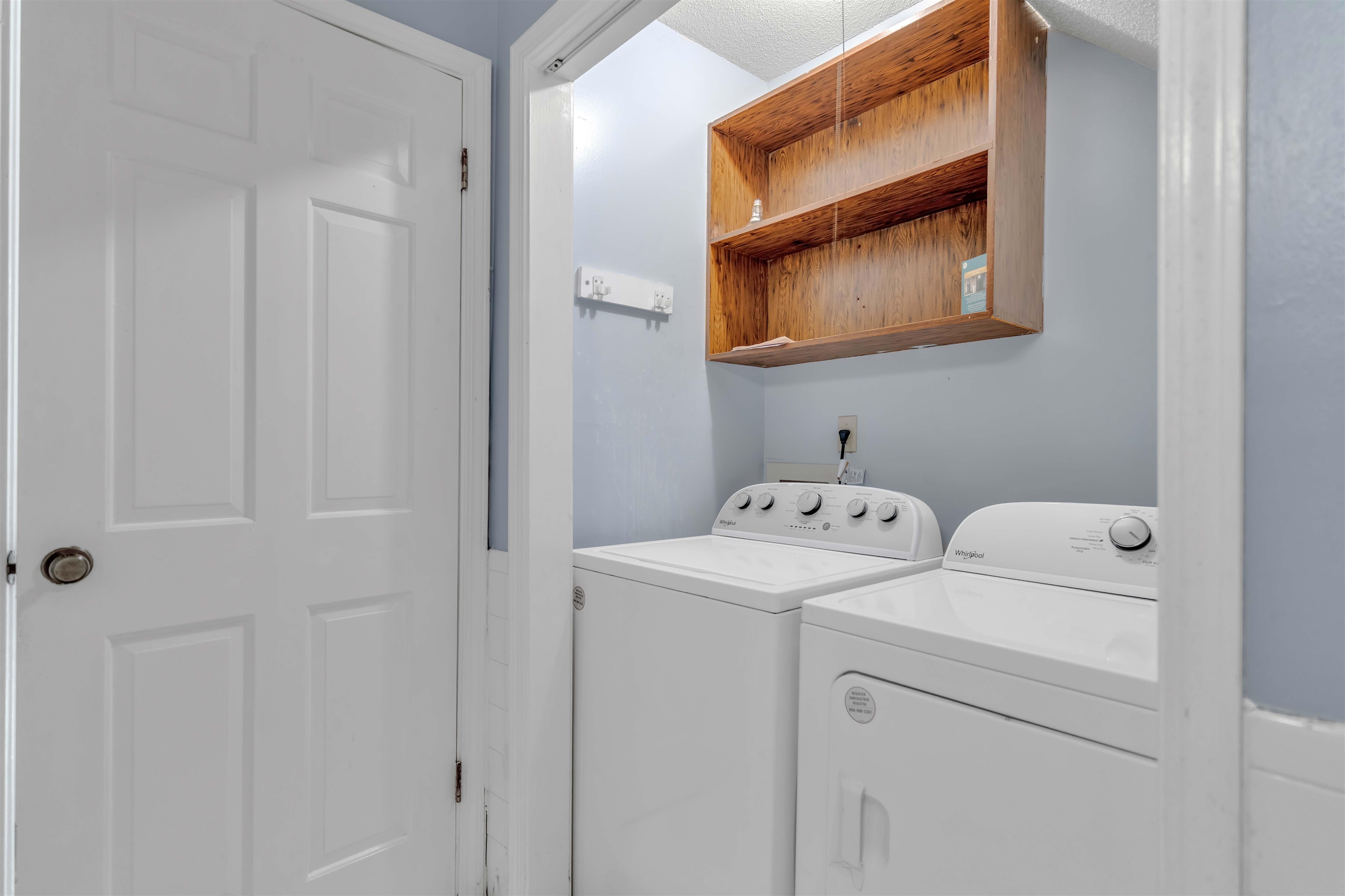 6942 Amberly Road, Unit 6942 Memphis, TN 38119 - Photo 17 of 32 a utility room with dryer and washer