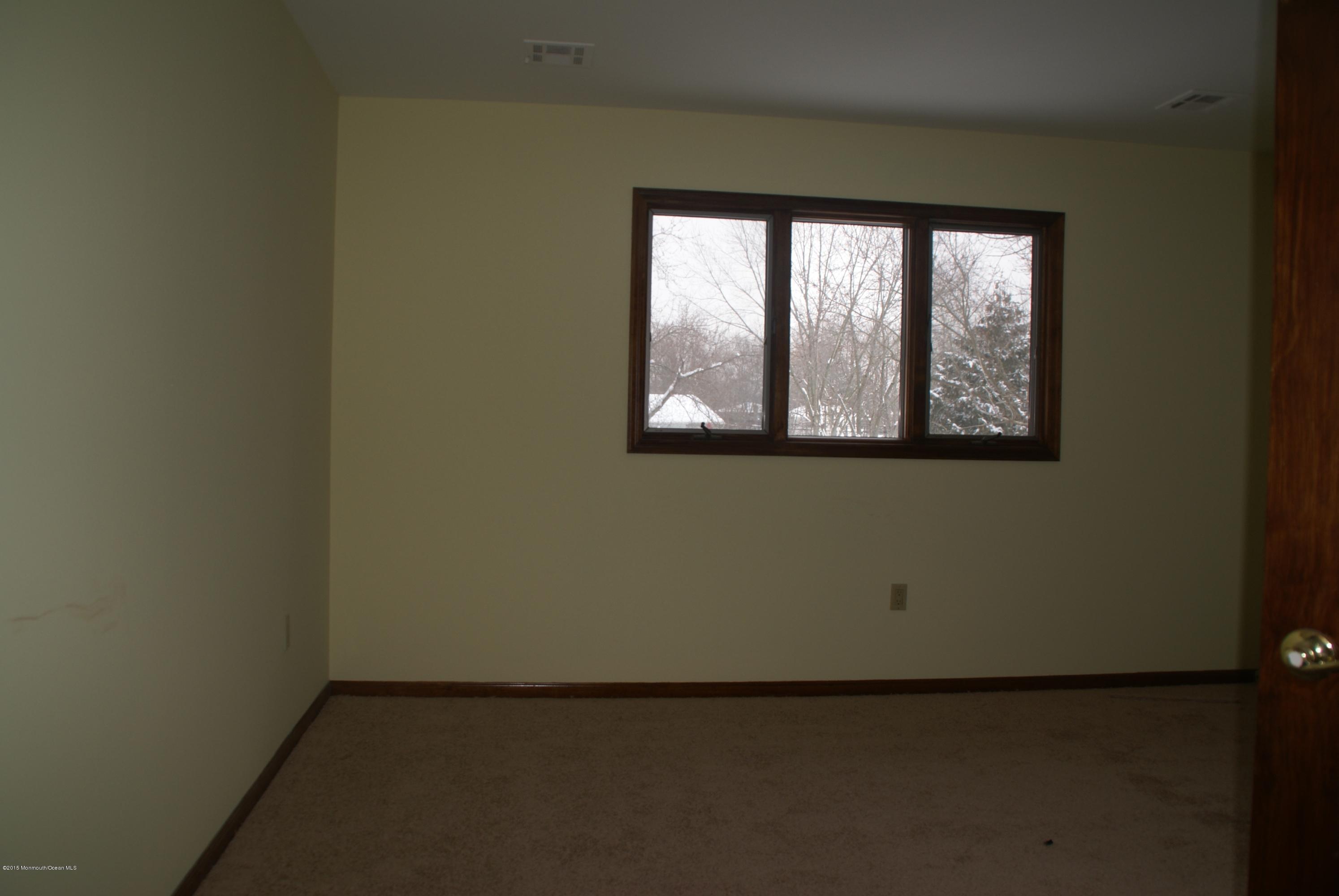 6 Chelsea Road Manalapan, NJ 07726 - Photo 11 of 15 DSC01603