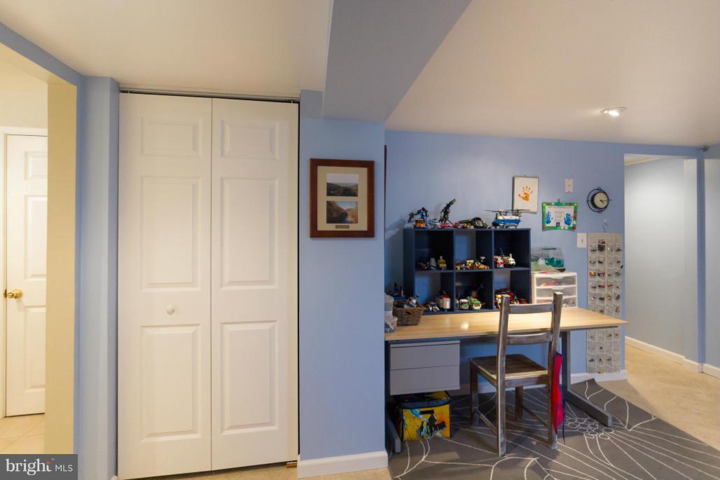 940 Olmstead Road Baltimore, MD 21208 - Photo 19 of 30 LL rec room w/ceramic tile flooring