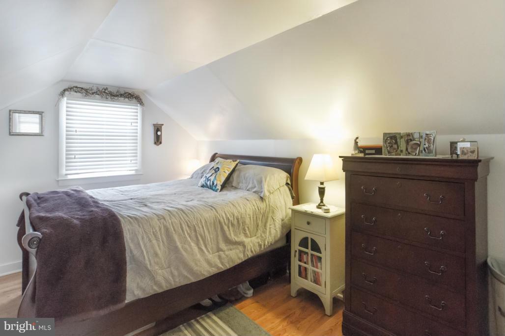 940 Olmstead Road Baltimore, MD 21208 - Photo 23 of 30 Master suite on upper level