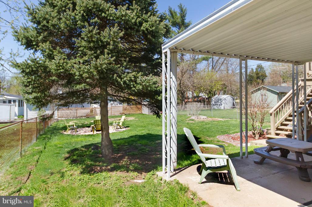 940 Olmstead Road Baltimore, MD 21208 - Photo 26 of 30 Rear covered patio open to private yard