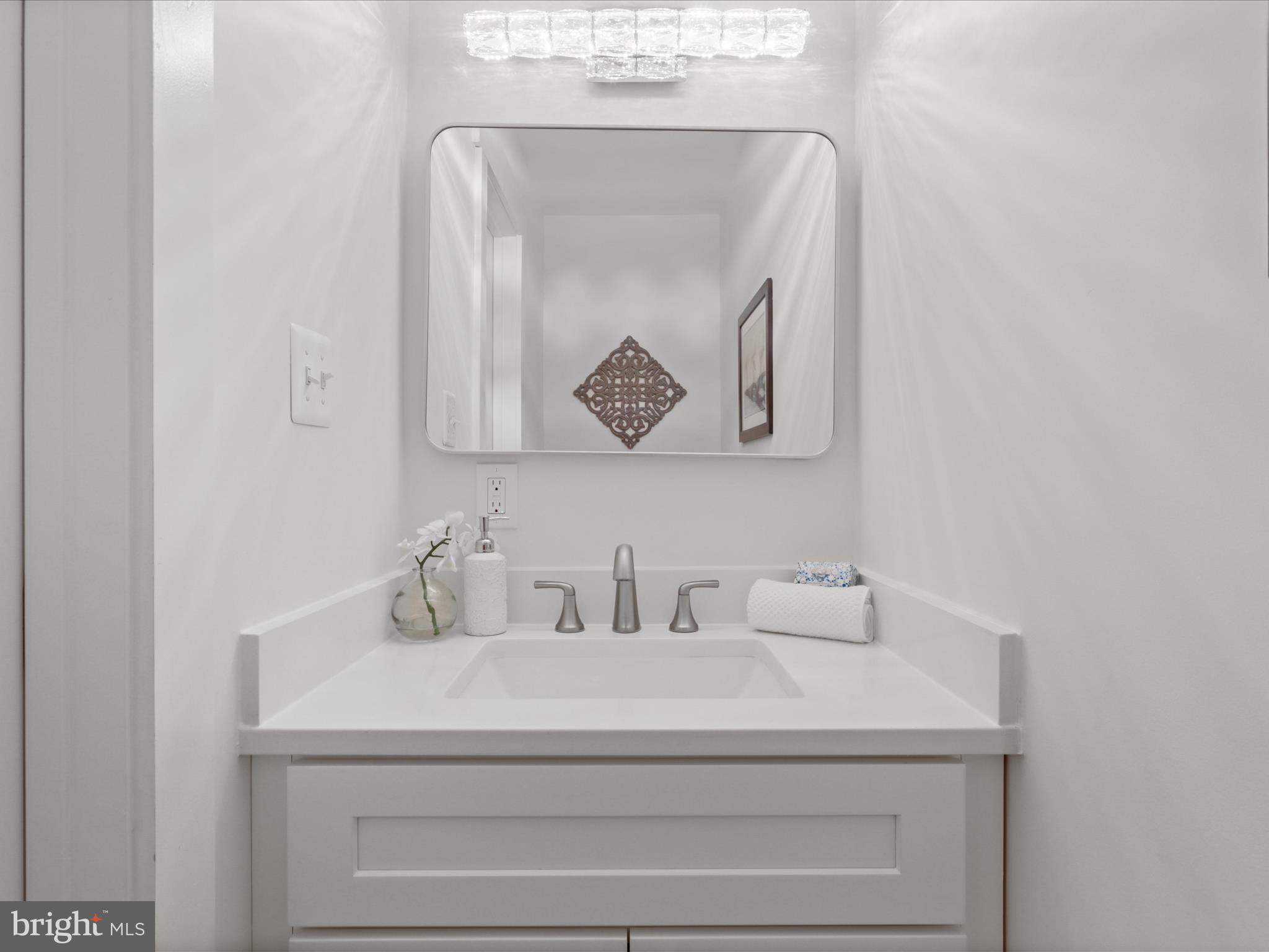 10181 Wavell Road Fairfax, VA 22032 - Photo 17 of 43 Updated Main Level Powder Bath