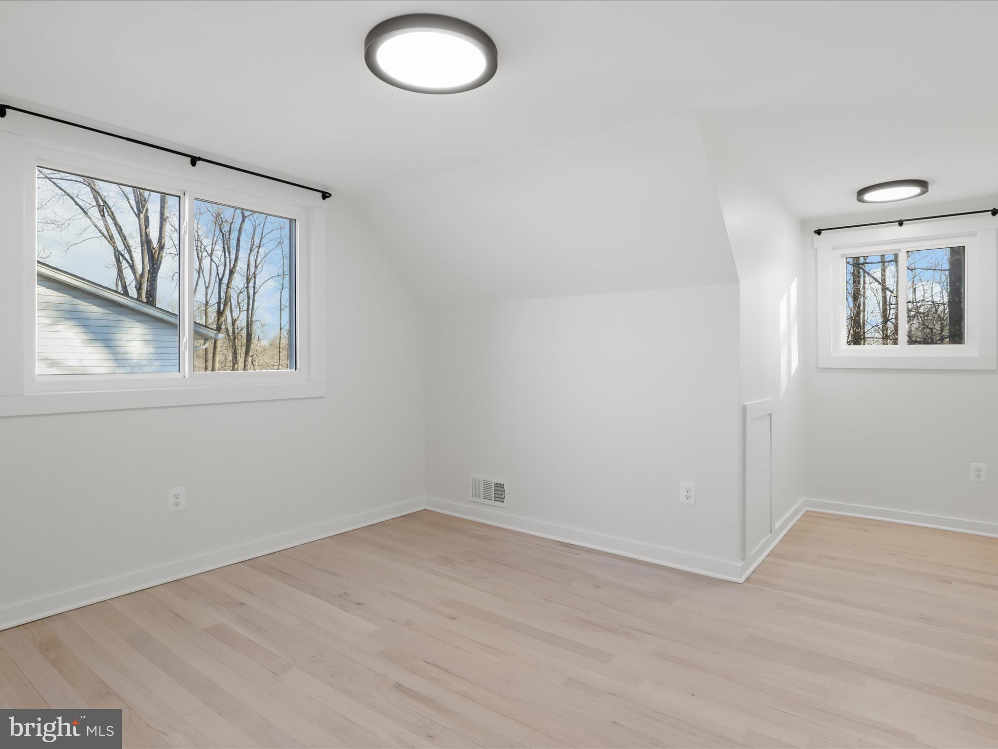 10181 Wavell Road Fairfax, VA 22032 - Photo 30 of 43 Upper Level Bedroom 4 - 13'8" x 11'2"