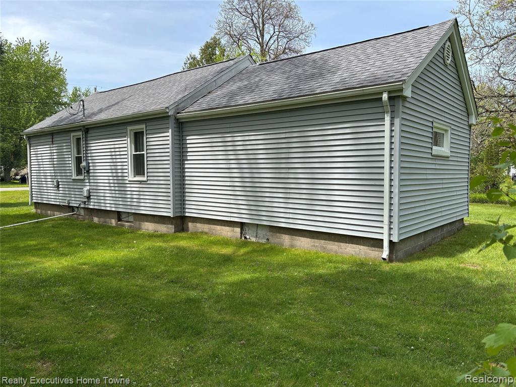 1782 Maple Road Smiths Creek, MI 48074 - Photo 4 of 30