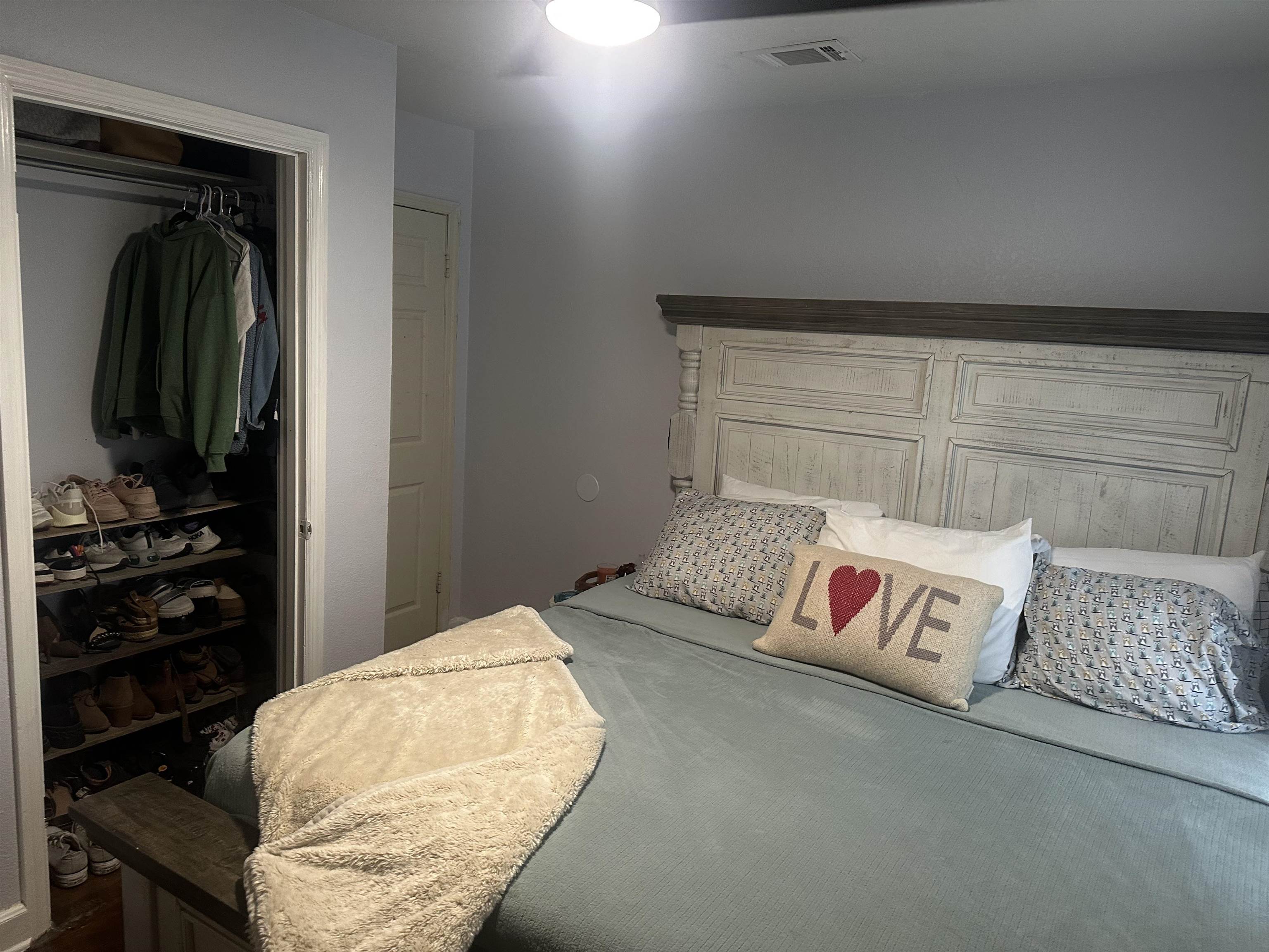 1676 Villa Road Memphis, TN 38108 - Photo 7 of 23 a view of living room washer and dryer
