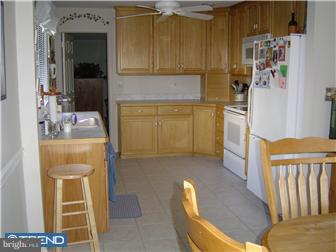 27 Robertson Road East Windsor, NJ 08520 - Photo 2 of 12 Kitchen