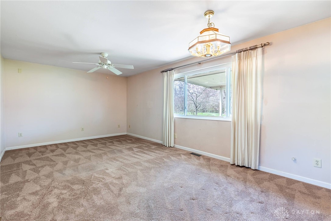 6105 Carnation Road Dayton, OH 45449 - Photo 20 of 24 Gallery Image 20